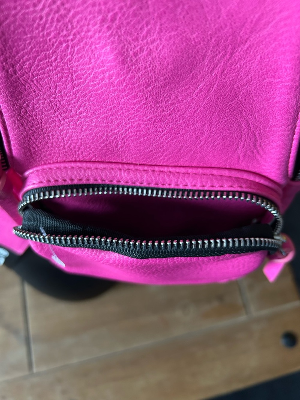 Paparazzi pink crossbody sling bag zippered compartments and a branded strap new - Picture 4 of 12